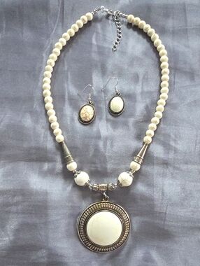 Boho Pewter Cream Southwestern Necklace Matching Earrings